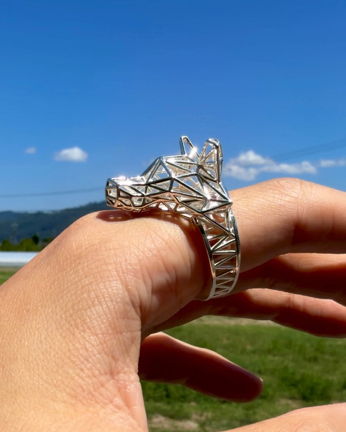 Wolf mesh ring
